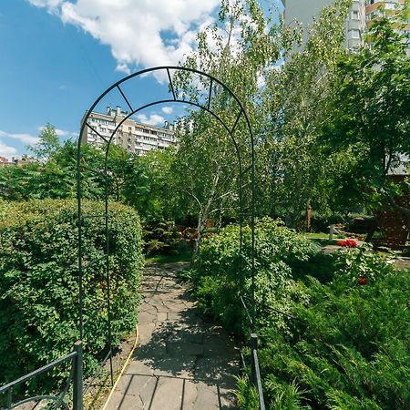 Apartment Poznyaky-Bazhana キエフ エクステリア 写真