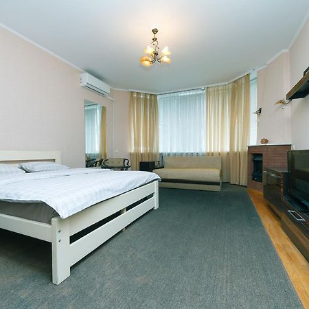 Apartment Poznyaky-Bazhana キエフ エクステリア 写真