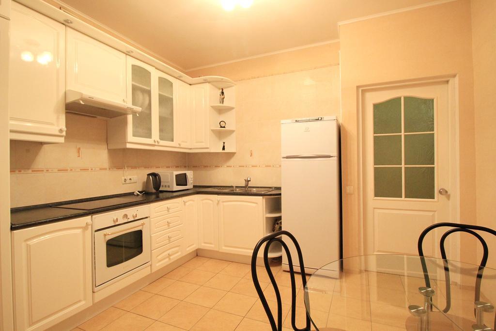 Apartment Poznyaky-Bazhana キエフ エクステリア 写真