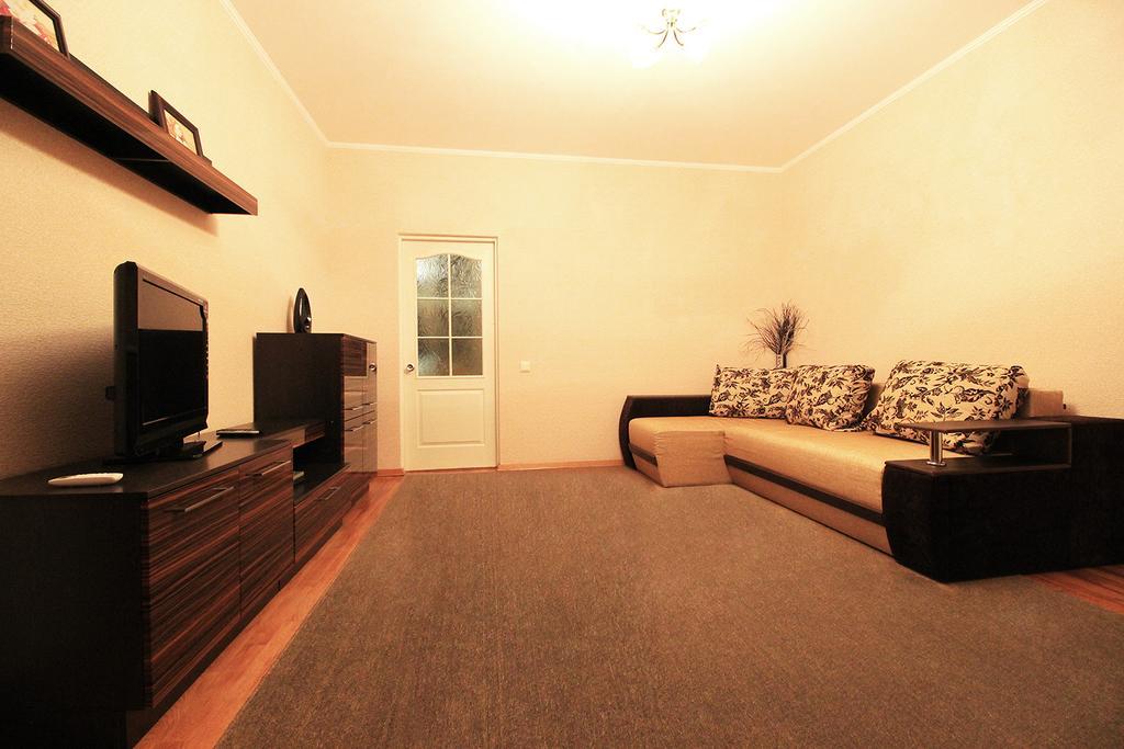 Apartment Poznyaky-Bazhana キエフ エクステリア 写真