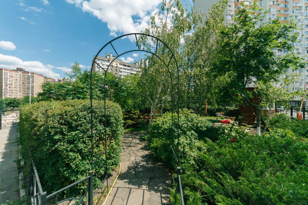 Apartment Poznyaky-Bazhana キエフ エクステリア 写真