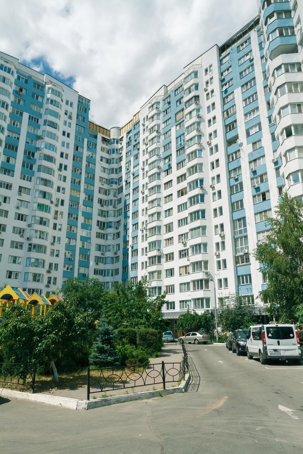 Apartment Poznyaky-Bazhana キエフ エクステリア 写真