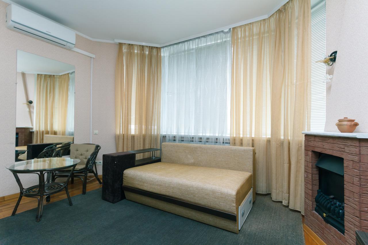 Apartment Poznyaky-Bazhana キエフ エクステリア 写真