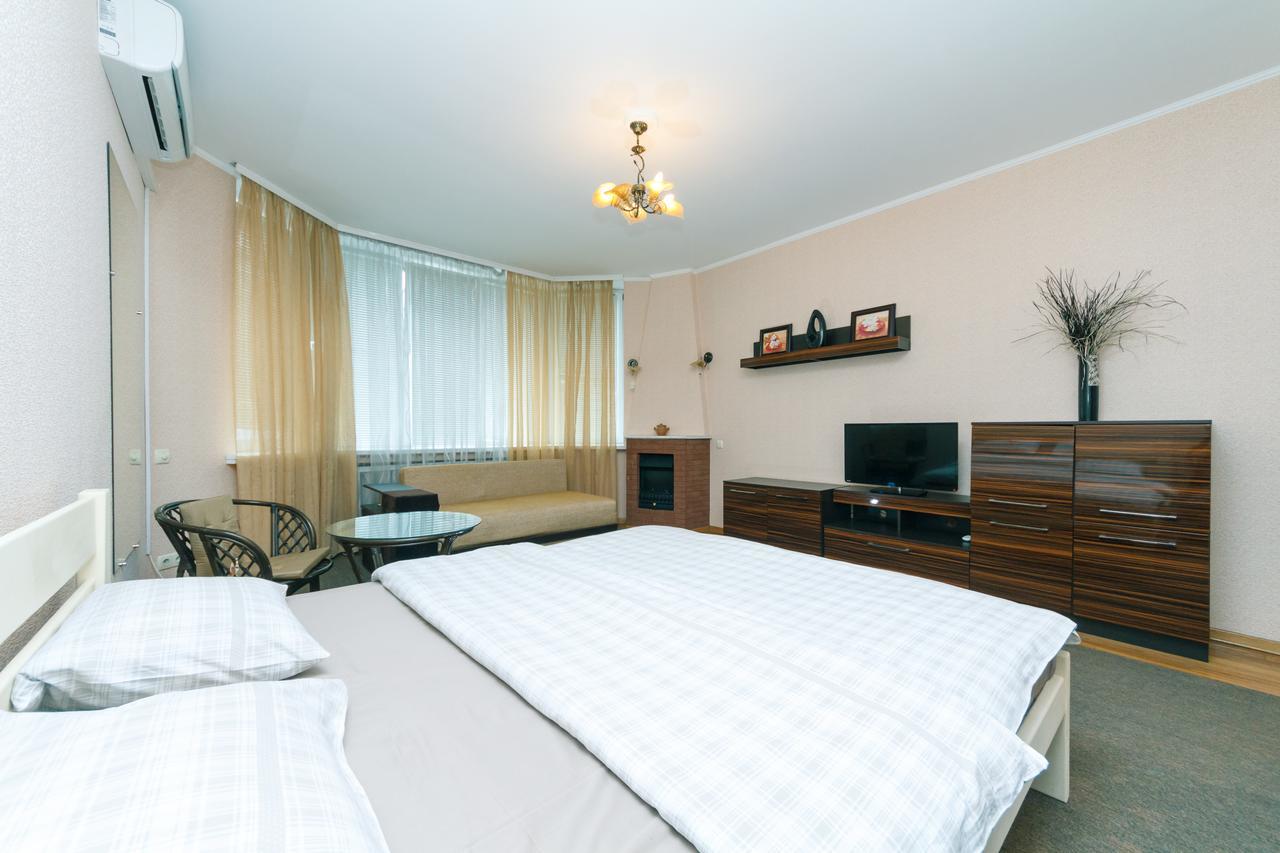Apartment Poznyaky-Bazhana キエフ エクステリア 写真