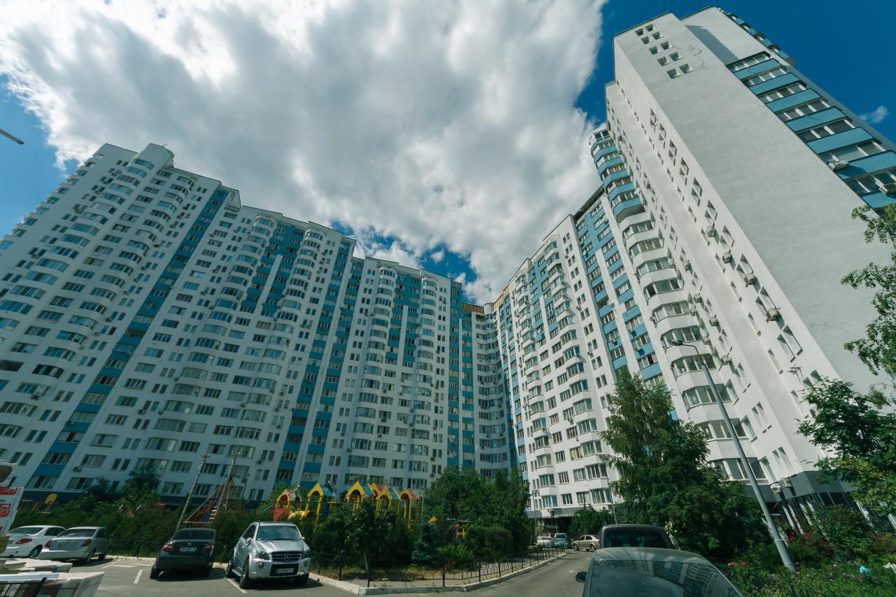 Apartment Poznyaky-Bazhana キエフ エクステリア 写真