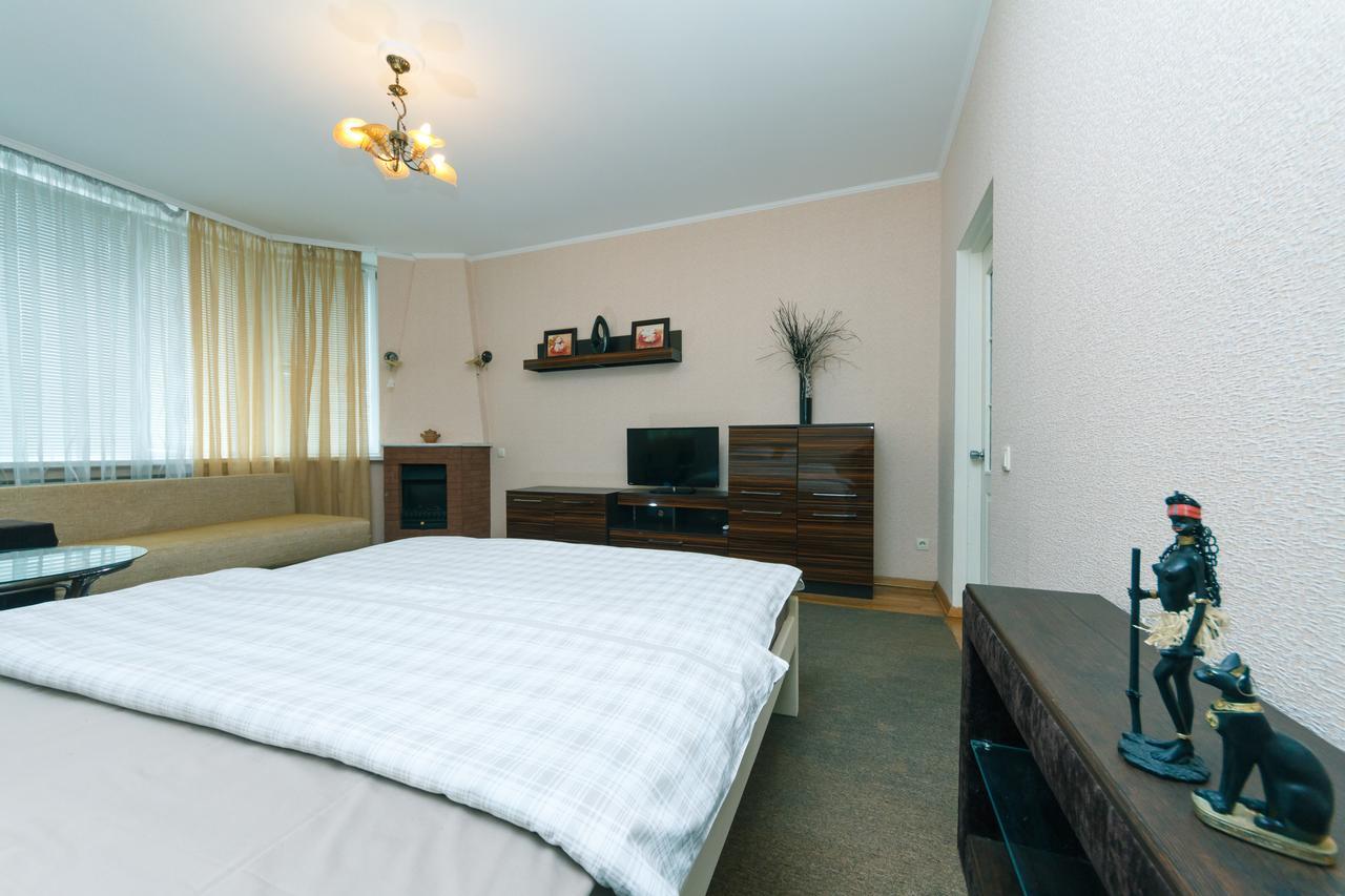 Apartment Poznyaky-Bazhana キエフ エクステリア 写真