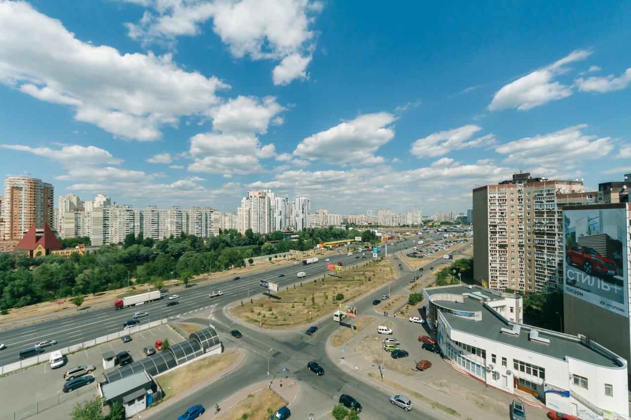 Apartment Poznyaky-Bazhana キエフ エクステリア 写真